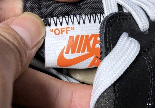Nike '07 Low Off-White Air   1 MoMA Force  AV5210-001 0708